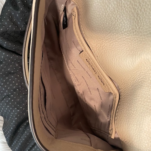 Michael Michael Kors - HALF DOME CROSSBODY - Picture 3 of 8